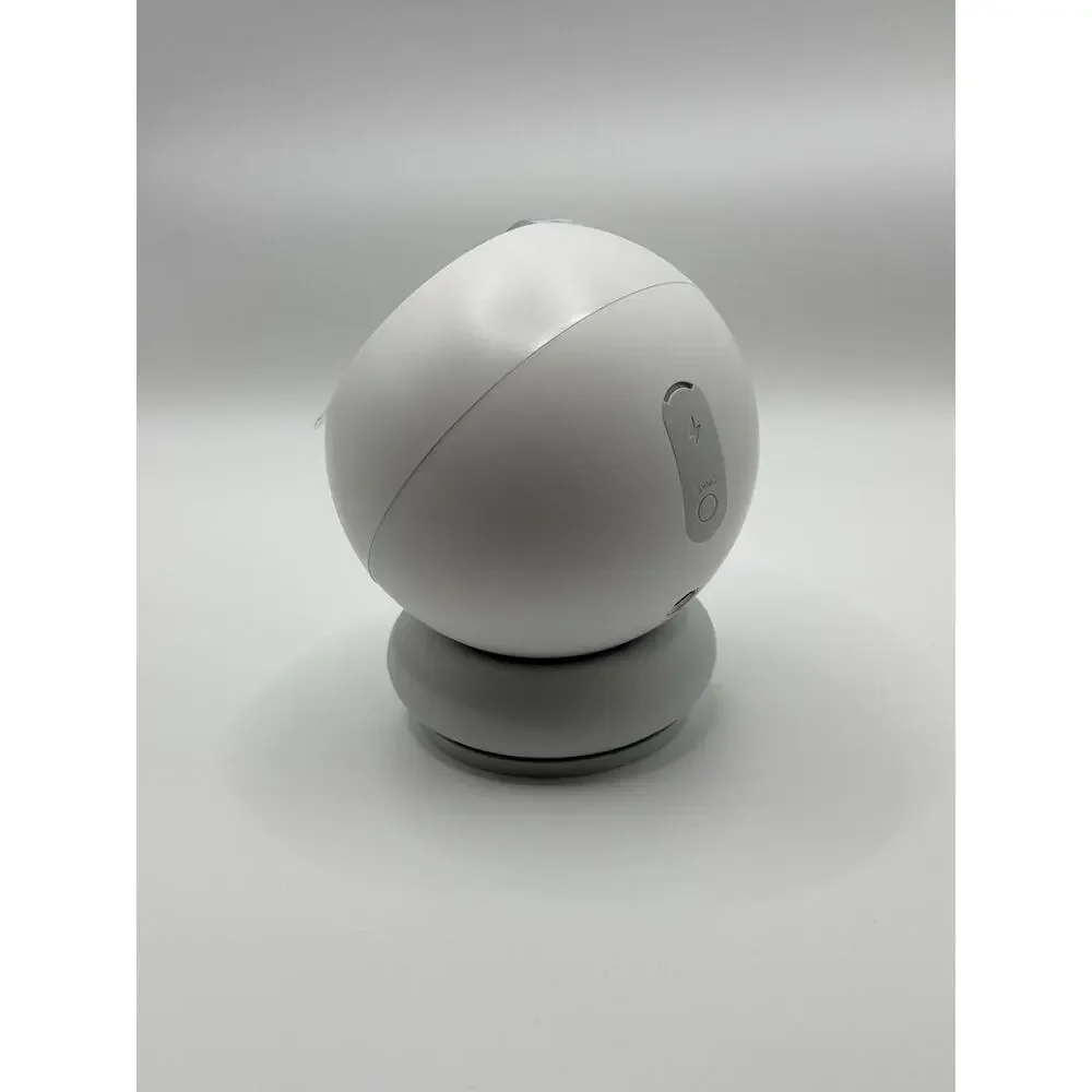 Noorio Spotlight Cam B210 Wire-Free Outdoor Security Camera